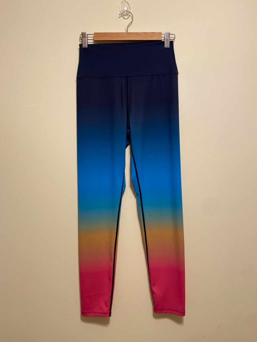 Beach Riot Ombre Leggings in Navy, Blue, Gold, Pink. Size M